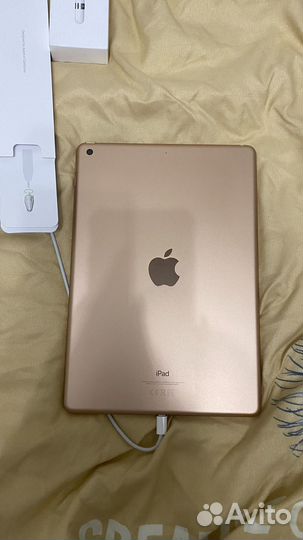 iPad 7 2019 32gb + ipencil + клавиатура