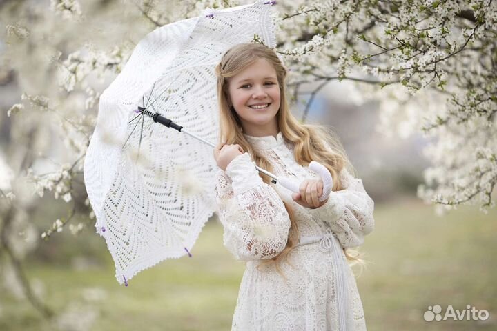 Зонт ажурной ручной вязки