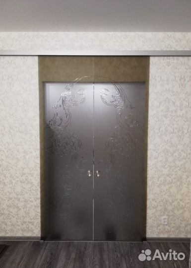 Стеклянная перегородка