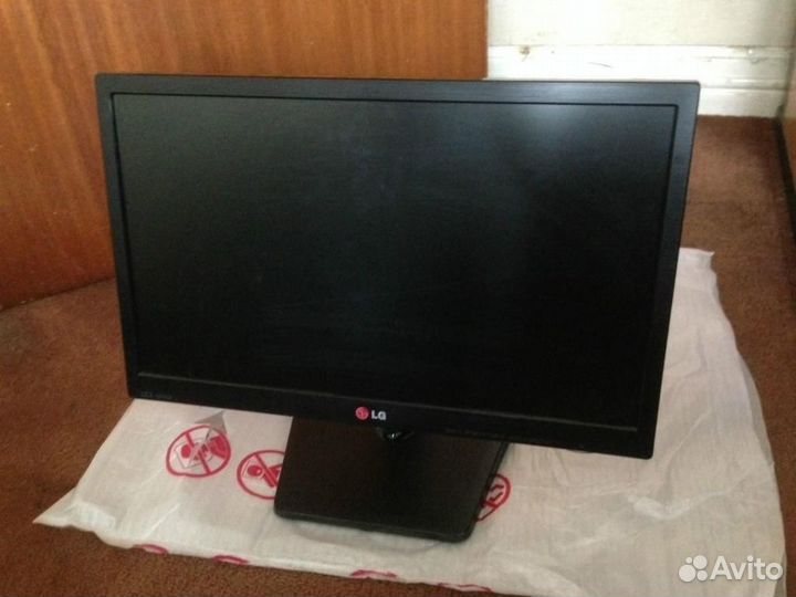 Монитор LG 20 дюймов