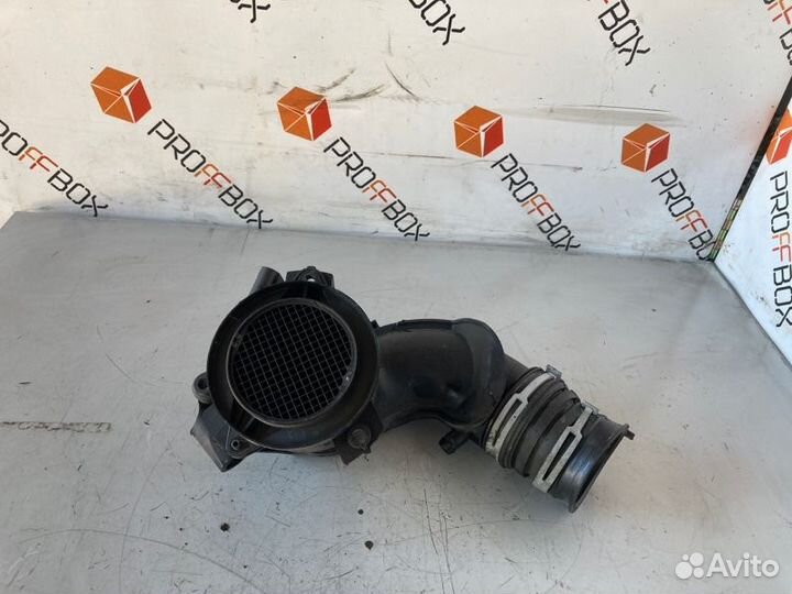 Патрубок воздушного фильтра Mercedes C-Class W203