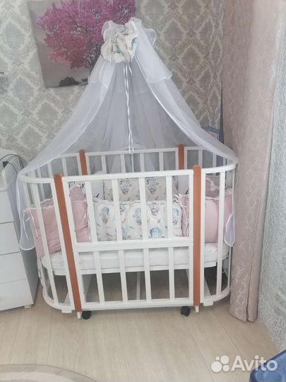 Кроватка с маятником