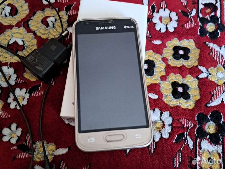 Телефон Samsung galaxy j1 mini