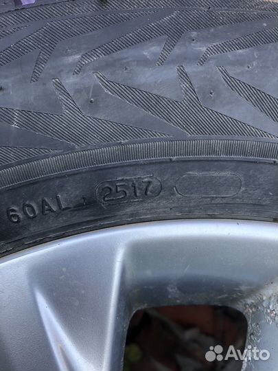 Продам комплект колес Тойота