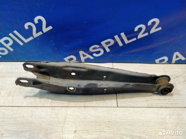 Рычаг подвески задний правый Toyota Mark I I