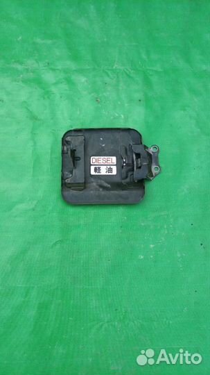 Лючок бензобака Mitsubishi Pajero Sport 1996-1999