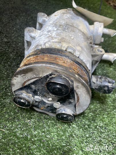 Компрессор кондиционера Ford Focus 6M5H19D629AB