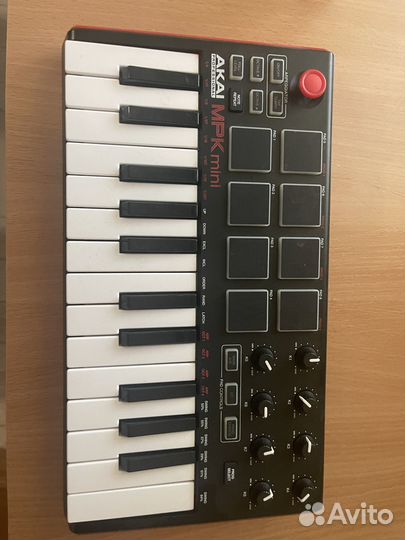 Midi клавиатура akai mpk mini