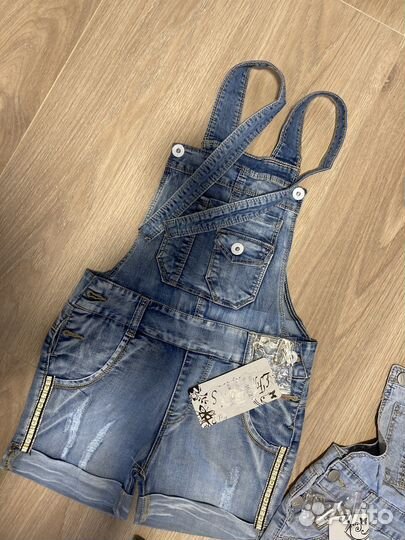 Джинсовые комбинезоны