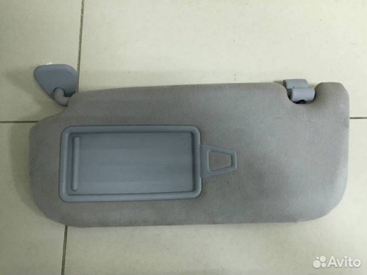 Козырек солнцезащитный внутри Hyundai Equus 2009-2