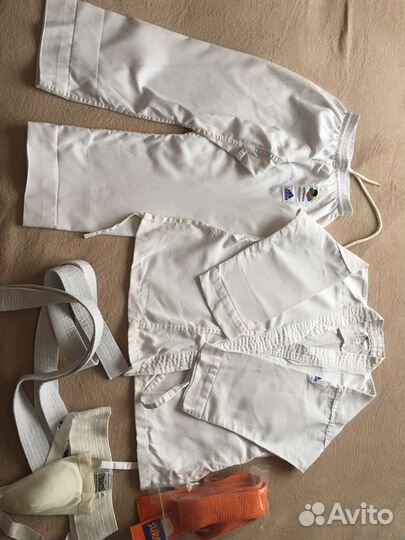 Кимоно 130-140, перчатки, пояс оранжевый