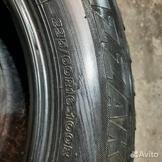 Bridgestone Blizzak WS-60 235/60 R16