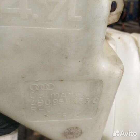 Бачок омывателя лобового стекла Audi A6 C5