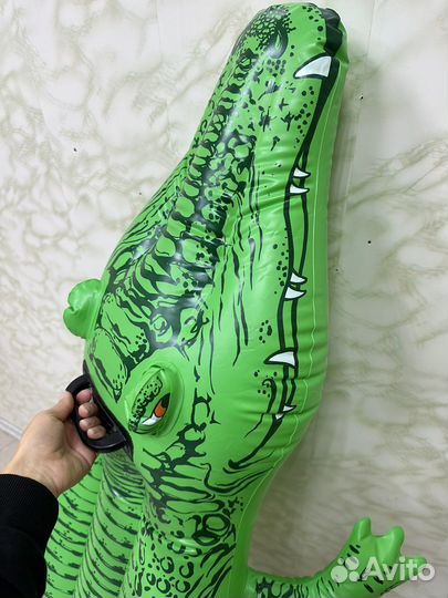 Надувной крокодил