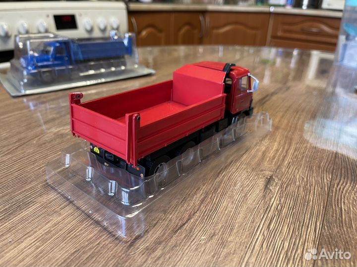 Модель автомобиля Tatra 815S3 самосвал