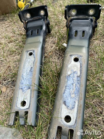 Петли калитки задние и накладки Jeep Wrangler JK