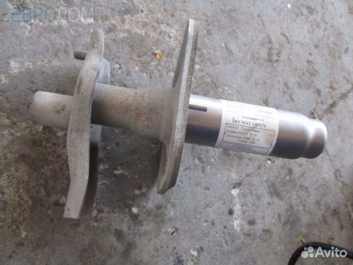 Демпфер задний правый BMW E60 s1050654