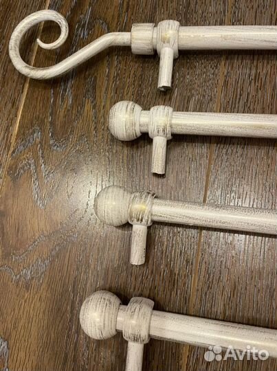 Карнизы металлические цвет белый с патиной