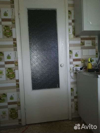 Дверь в туалет и ванную и кухню