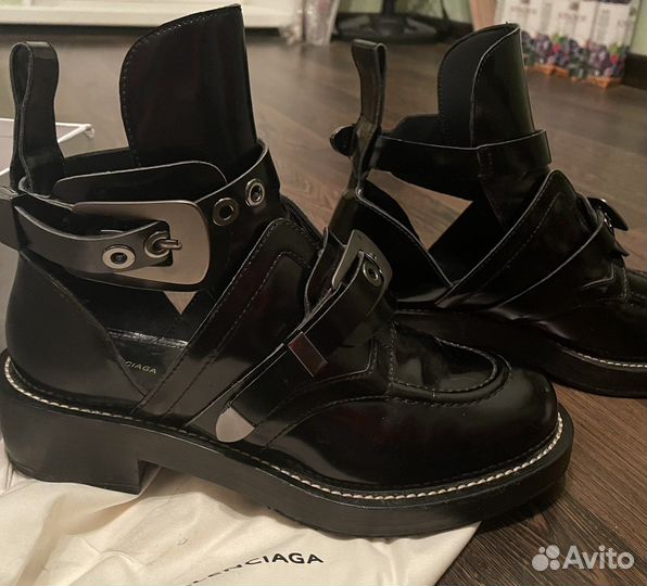 Ботинки женские