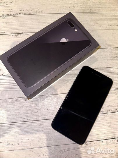 iPhone 8 Plus, 64 ГБ
