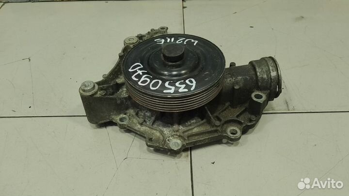 Помпа (насос водяной) Mercedes W211 E