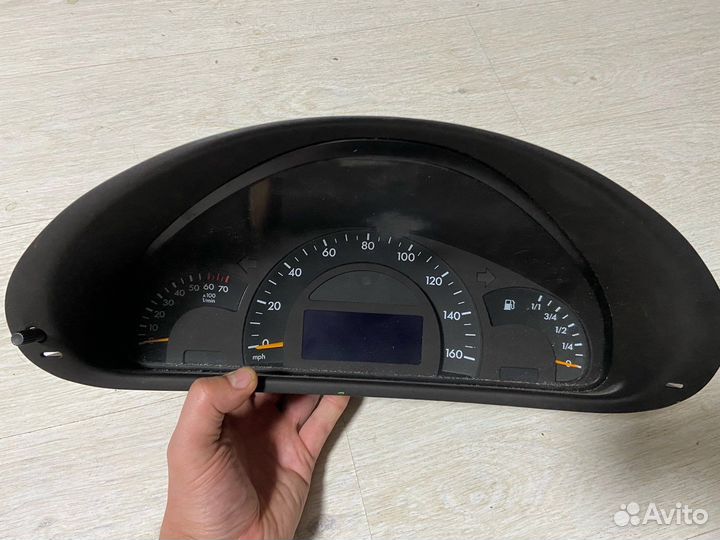 Приборная панель Mercedes W203