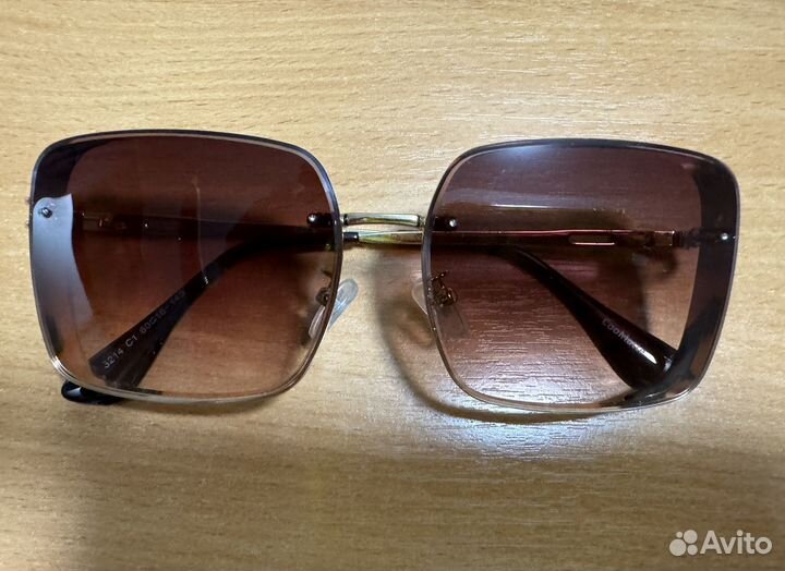 Солнцезащитные очки