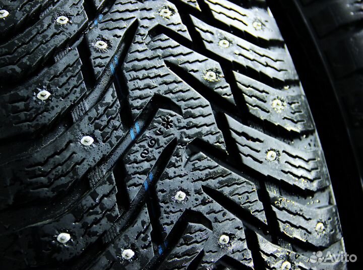 Nokian Tyres Hakkapeliitta 8 SUV 235/55 R20