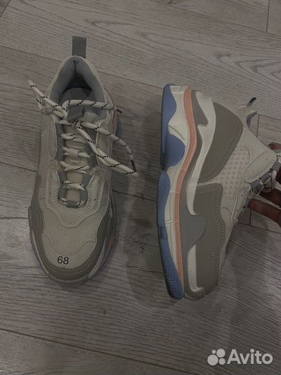 Кроссовки женские 36 размер