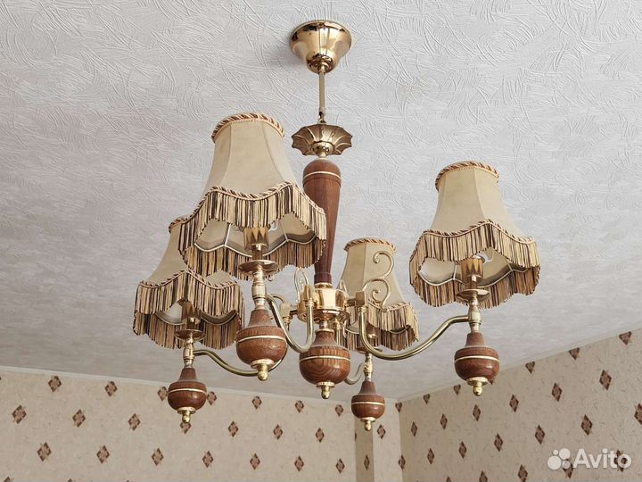 Комплект люстра и бра