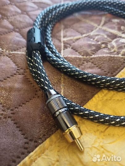 Сабвуферный Y-образный кабель 1 RCA -2 RCA 2м