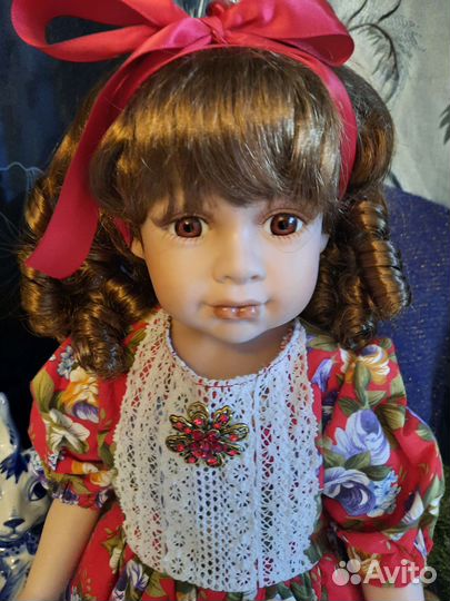 Кукла фарфоровая коллекционная