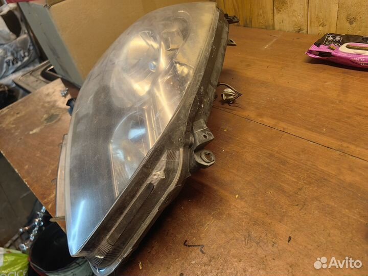 Фара правая (галлоген) Renault Koleos 2008 (HY)