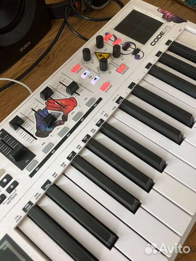 Midi клавиатура M-audio code 25