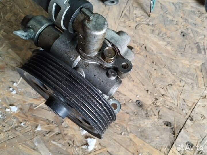 Насос гур mazda L20632650B