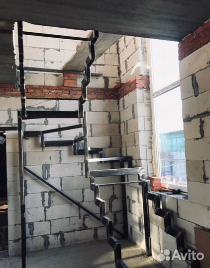 Металлокаркас Г-образной Лестницы на Второй Этаж
