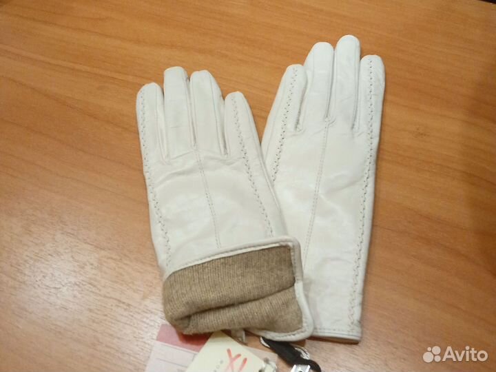 Перчатки чёрные и белые женские кожаные новые
