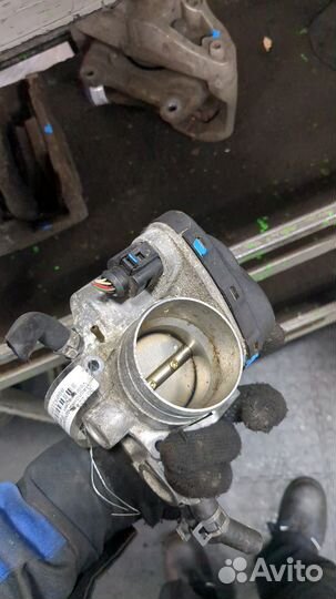 Заслонка дроссельная Volkswagen Passat 5