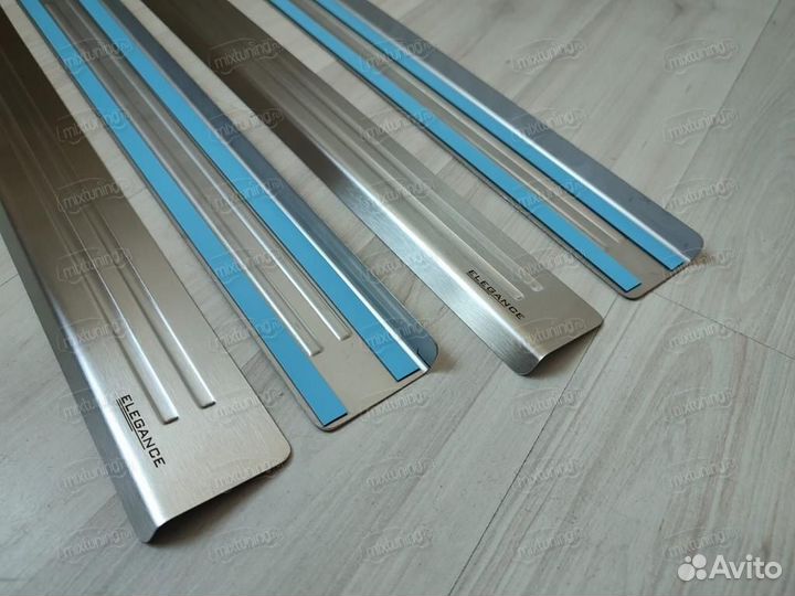 Накладки на пороги Dodge Journey 2008-2014