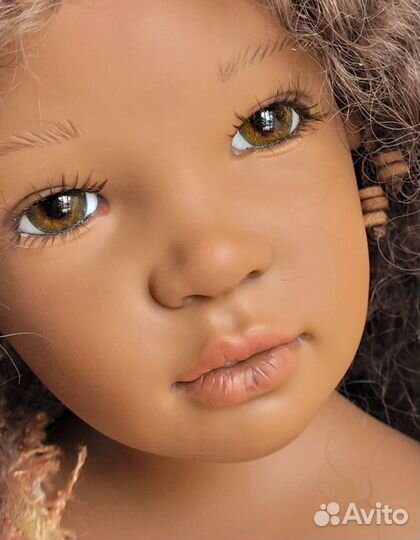 Коллекционная кукла Zawieruszynski Camryn