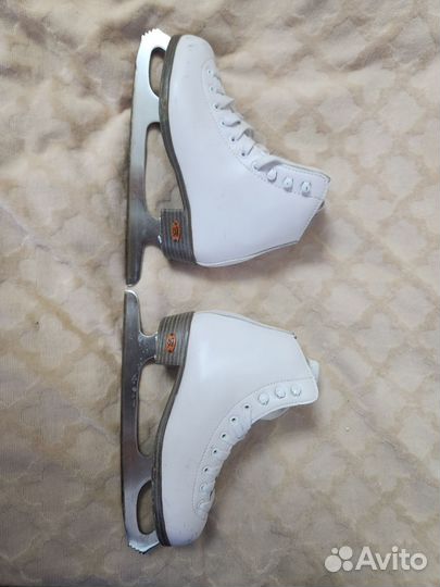 Коньки фигурные Riedell размер 2