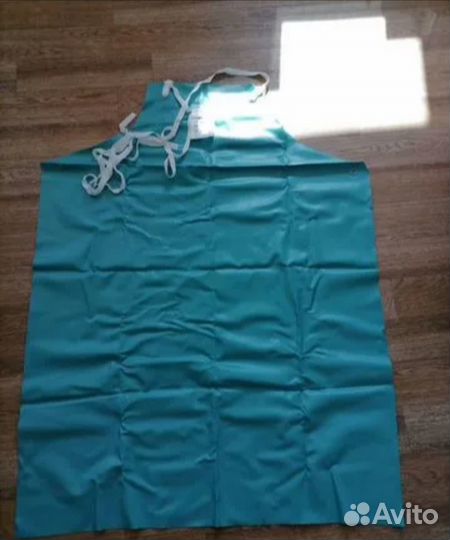 Фартук рабочий, непромокаемый. Есть 3 штуки