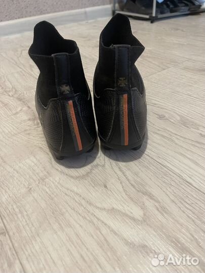 Футбольные бутсы