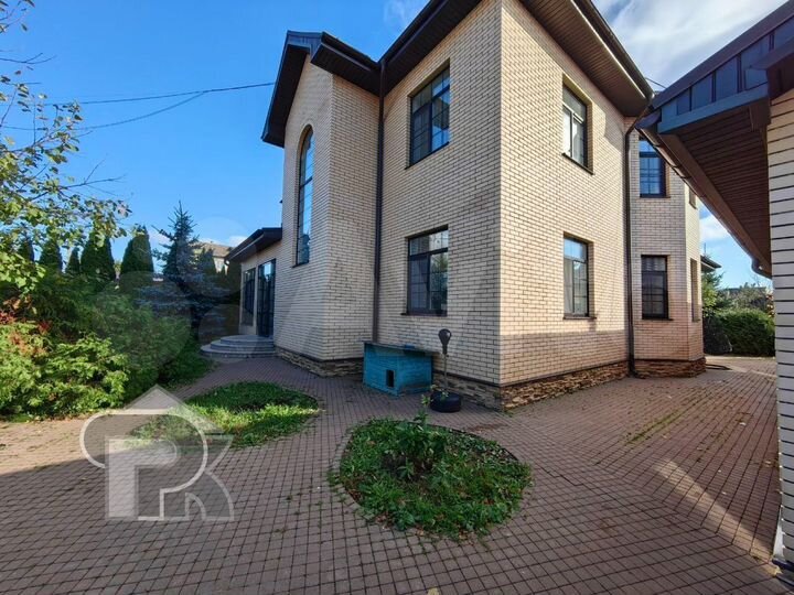 Дом 232 м² на участке 15 сот.