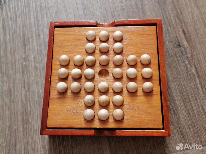 Настольная игра в солитёр