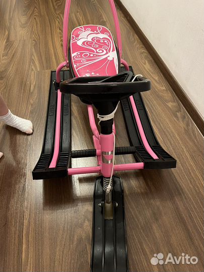 Снегокат для девочек розовый со спинкой