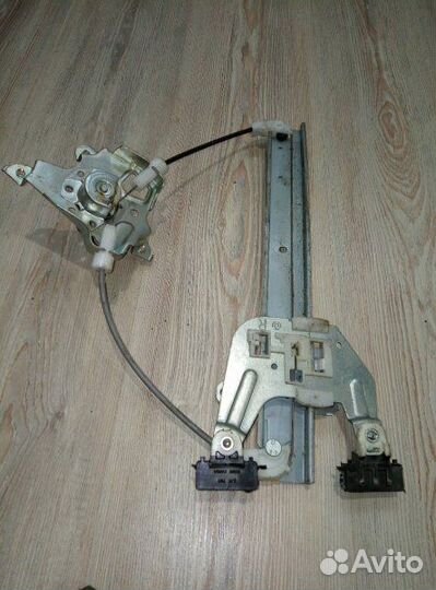 Стеклоподъемник задний Nissan almera G15 Прав