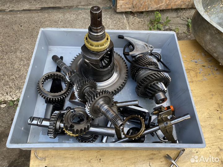 Запчасти на МКПП рено mitsubishi carisma