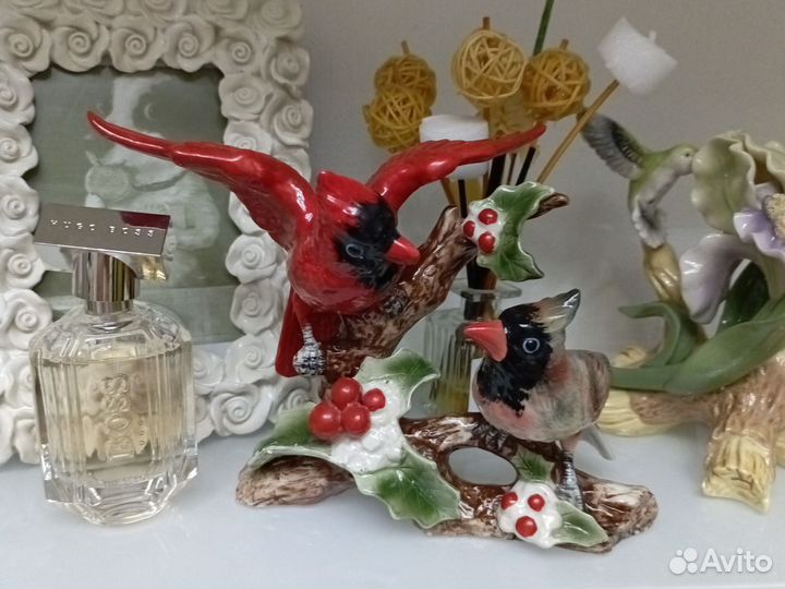 Статуэтка птицы